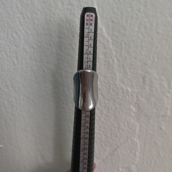 Sterling Silver Ring Size 5 1/2 (approximate) - Picture 2 of 9